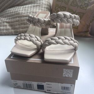 Dolce Vita Paily in Ivory (8W)